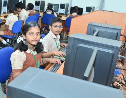 MVM Campus Photo